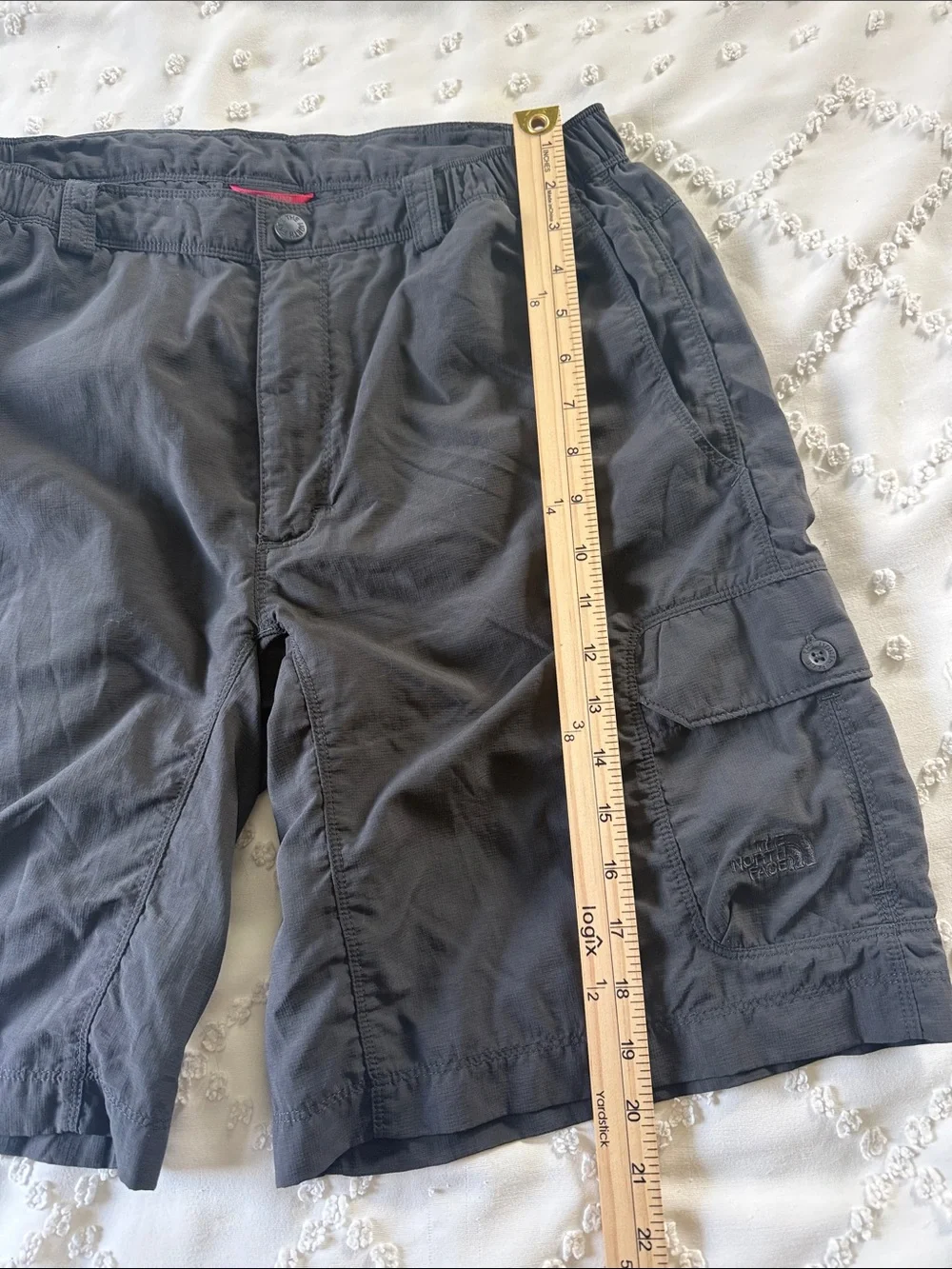 The North Face Men's Cargo Dark Gray Charcoal Nylon Shorts Size Medium